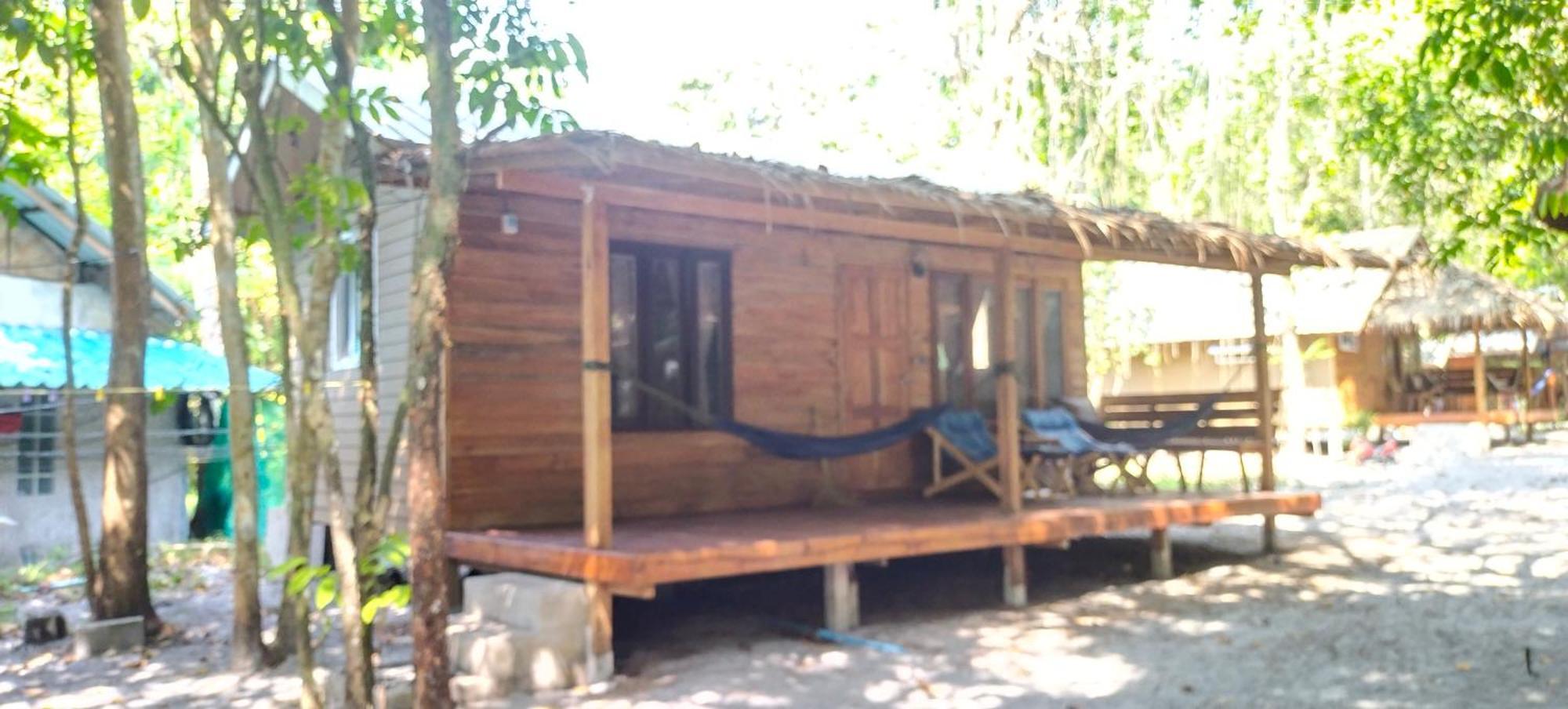Hotel Lazy Hut Koh Phayam Exterior foto